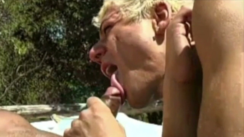 HOT BAREBACK BOYS C HANNEL: Drei junge Männer von 21 Jahren