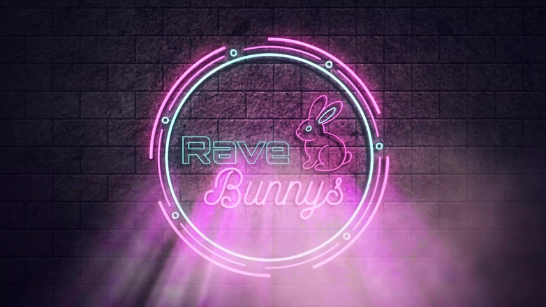 Rave Bunnys: Хлоя Капрі та Саша Татча діляться членом Брайана Омалі!