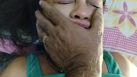 Foreplay wanita seksi ngentot memek sempit paman tirinya yang hot banget