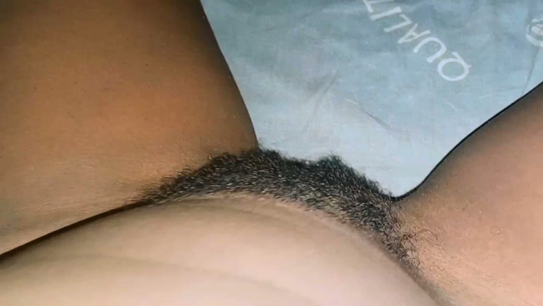 Sexe in real life: Vagina besar berbulu yang ingin penis bagus.
