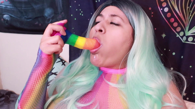 VickyVixen: Fata Rave se joacă cu jucăria ei preferată