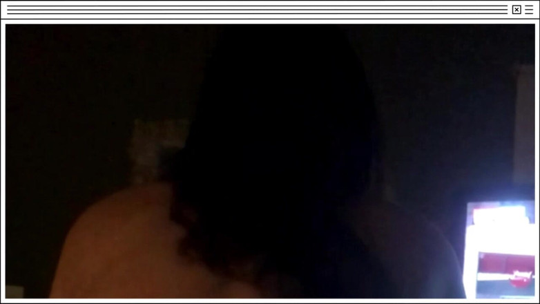 Lom: 내 자지에 아주 잘 붙어 있고, 단단한 꼬리도 있어.