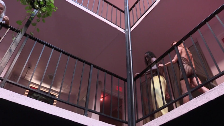 Adam & Eve: Pesta swingers benar-benar seksual