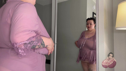 Peyton Thomas: Toket besar lagi ekspansi toket besarnya