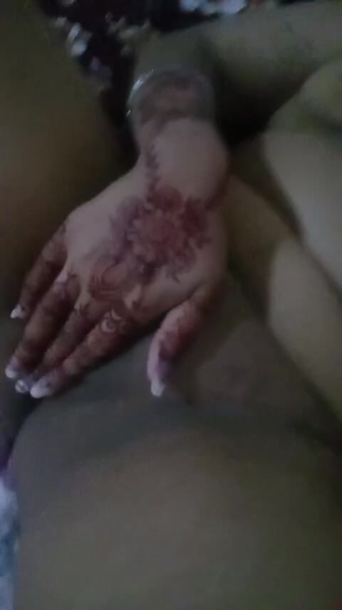 RIMSHA: Awek panas melancap bersendirian