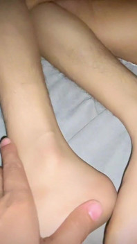 Okul Elbiseli Üvey Kız Kardeş Geceleri Erkek Kardeşi Tarafından Sikiliyor
