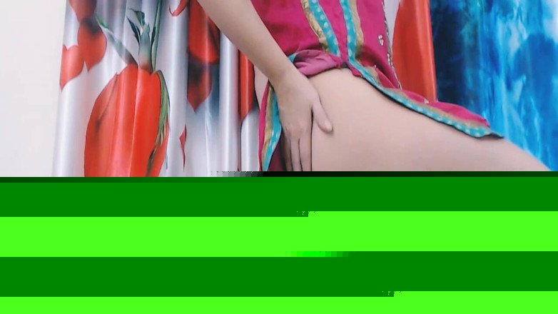 Bolly Karma: 継父に隠れて継母を愛している