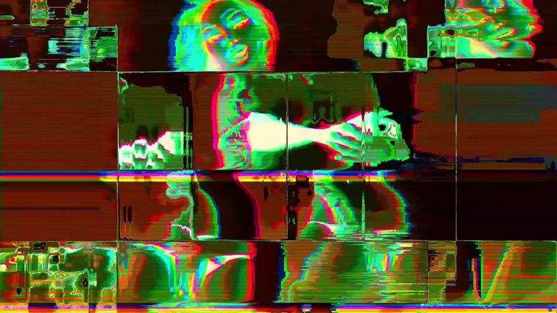Goddess Misha Goldy: Virtuele nep-vriendin of echte oude lelijke doorhangende vrouw?