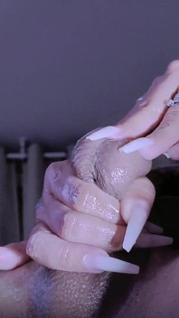 Tüm topları boşaltan tam MILF masajı