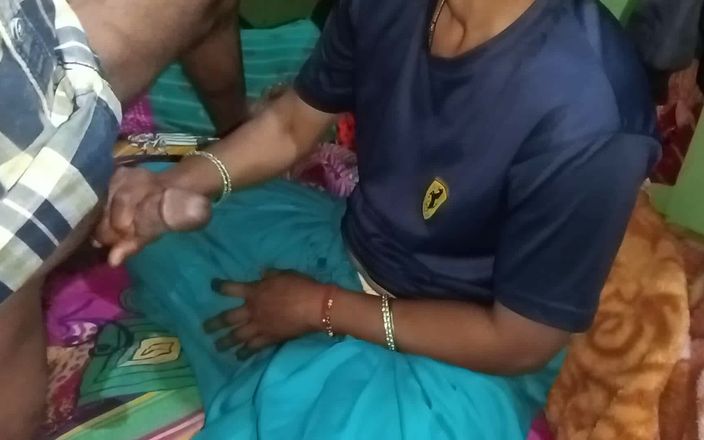 Pooja Sexy: Sorellastra fa sesso con il suo fratellastro a casa sua