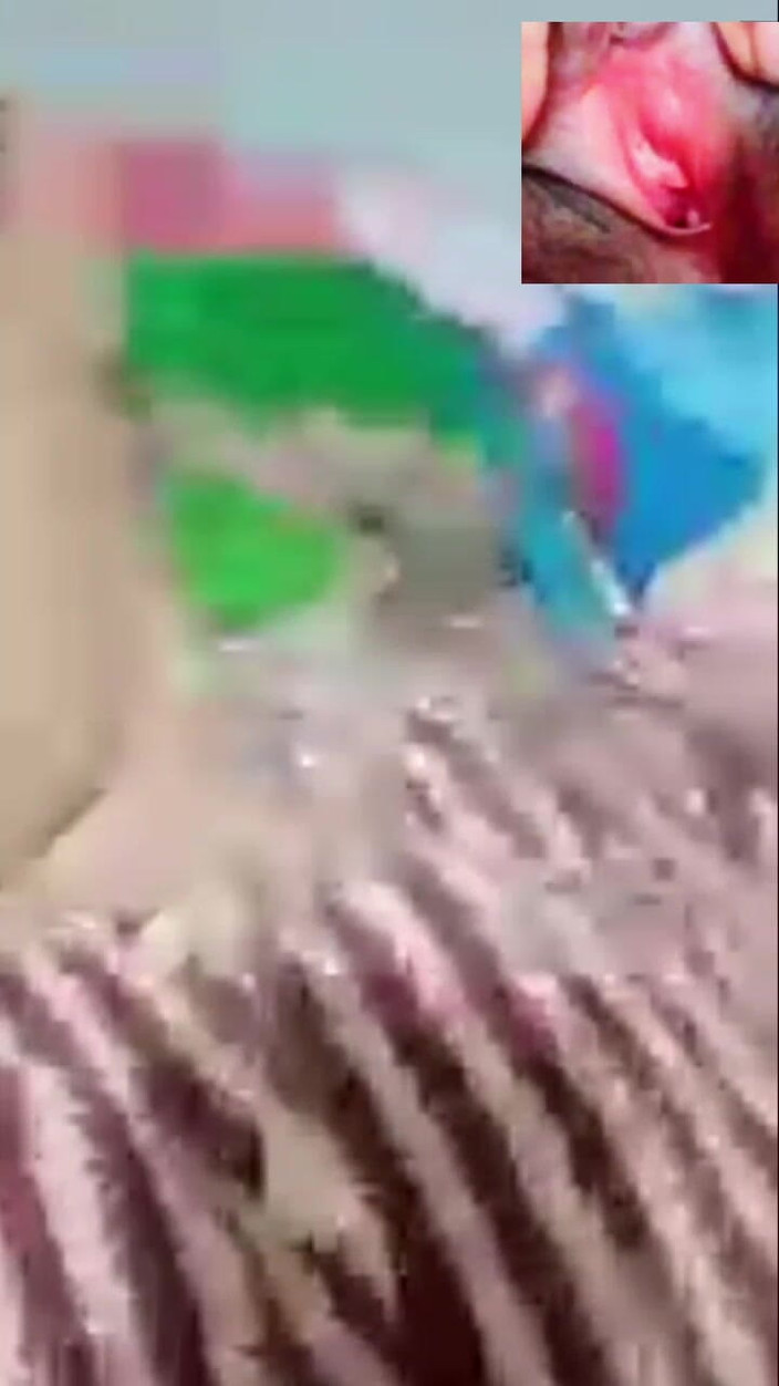 rajahutan44: Chica asiática presume de su coño y sus tetas grandes