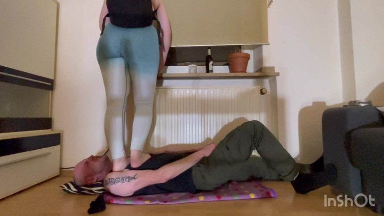 Lizzy Crush: 85kg sfida di calpestare - verificando quanto il suo corpo può...