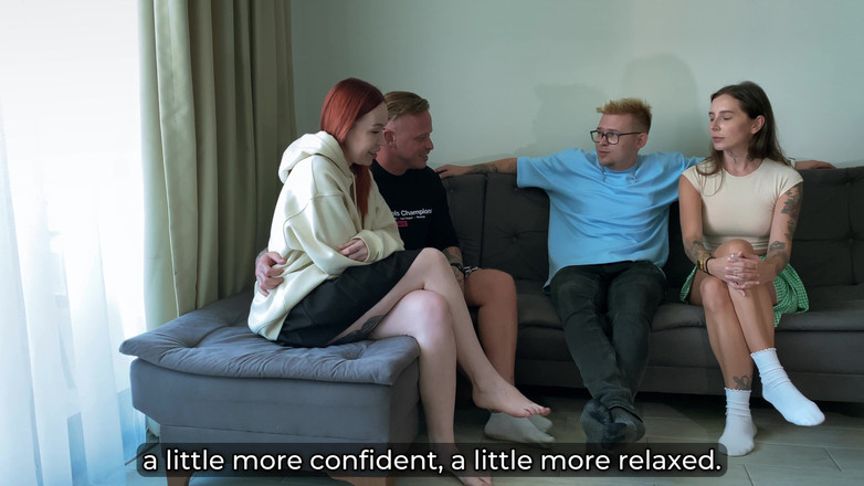 Toma Mur: 初めてのスイングがワイルドホテルのベッドシェアと妻を交換する 射精までセックス