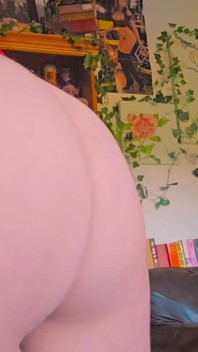 Spreading & Shaking My Ass