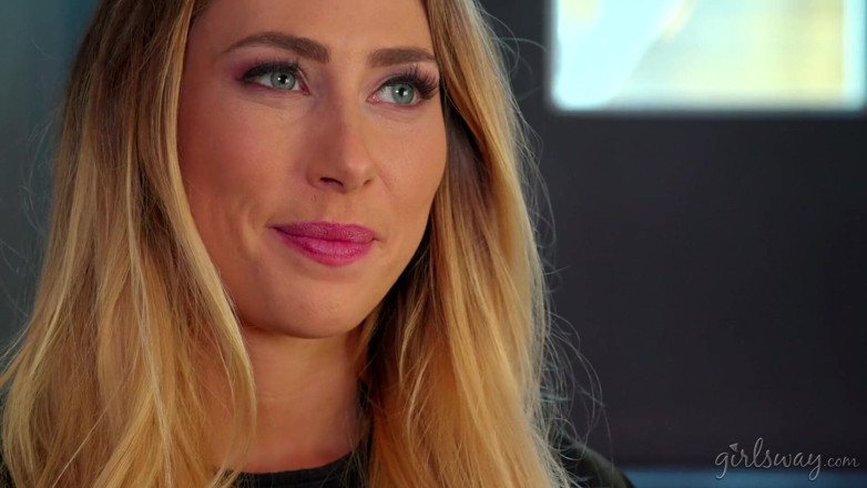 Girlsway: GIRLSWAY - Stepsister stories: Bait &amp; Switch