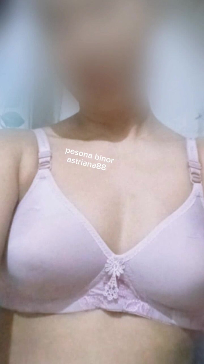 Astriana88: J.j. Herlina zeigt ihre große