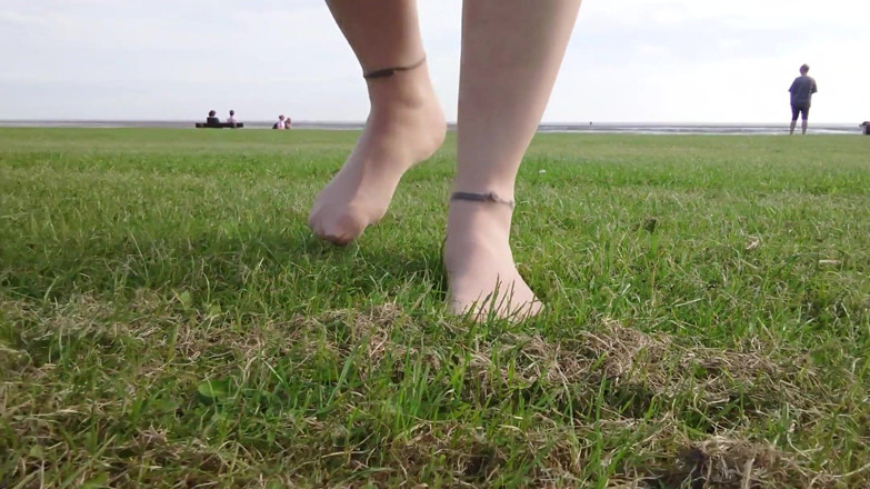 Footfetish: In Calze Pregiate Nel Mare Di Wadden Di Wangerland