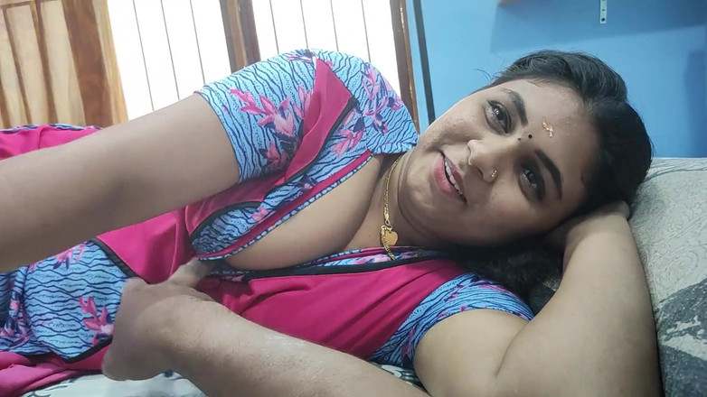 Vaigavarun45: Malezyalı üvey anne ateşli sikişiyor