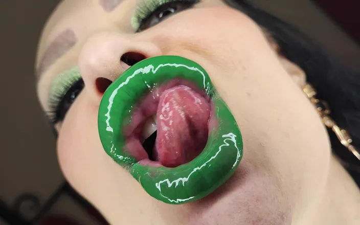 Princess18_: Green Minty Lipstick Glossy Pouty Bimbo Kisses 4K Ultra HD