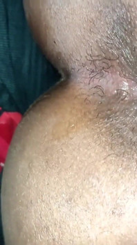 私の男性は本当に私の幅を貫通することを楽しんでいます