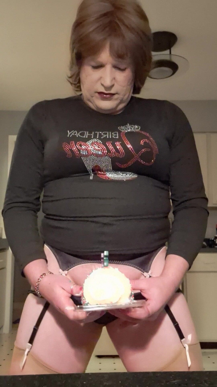 Victoria Lecherri: Czas na tort urodzinowy!