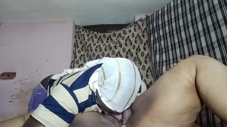 Tamil Anti Uma: Minha tia Prema veio à minha casa depois de um longo...