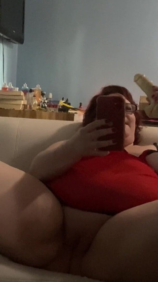 Rose Westt Studios: BBW sucks and fucks dildo in mirror