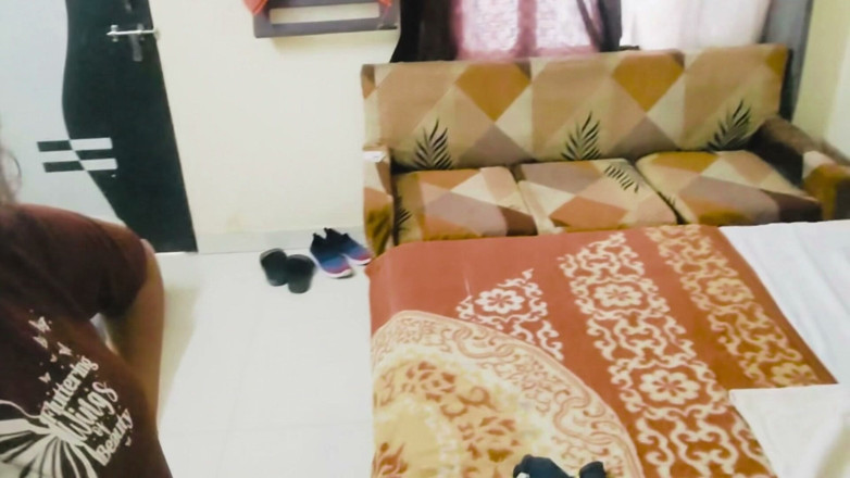 Sexychickworld: Der Wäschereimann fickte Bhabhi, machte sie sprudeln und stieß seinen...
