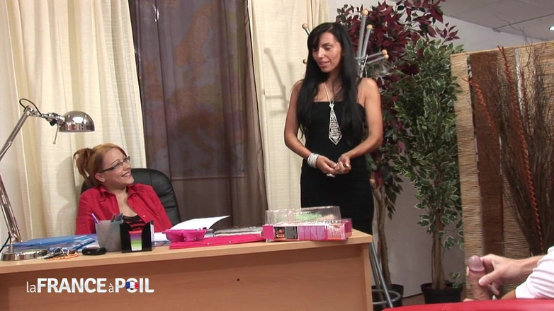 Girls Bang: Kåt scumbag Slicka rumskamrater Fitta