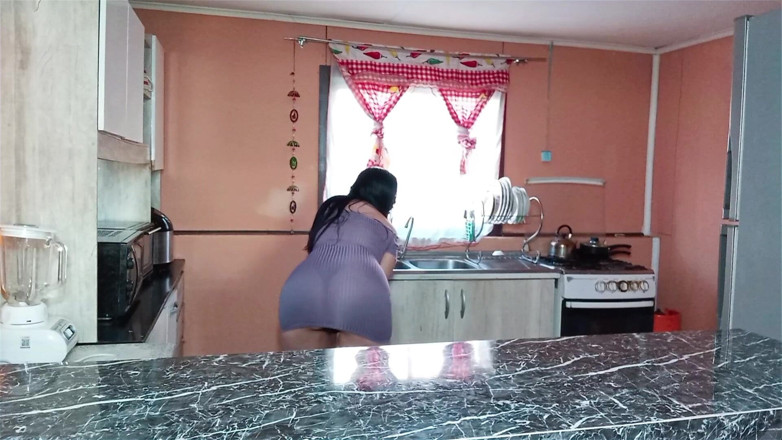 Kellyhotstepmom: Love I Invite You to My House. I Am Honey