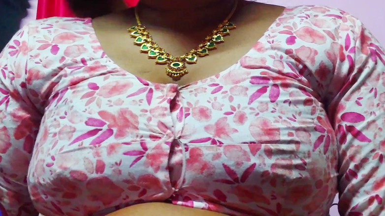 Desi Mohini: Krásná modelka hardcore romantický sex