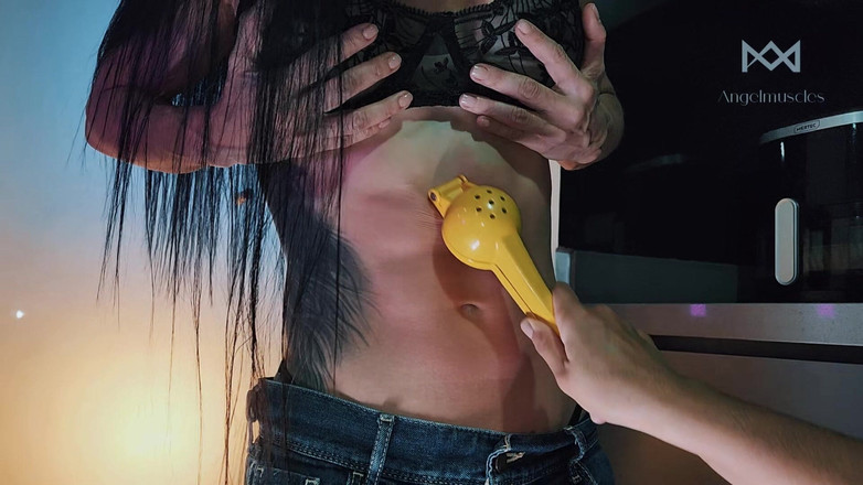 Angelmuscles: Vaření výzva kdo má nejsilnější abs?