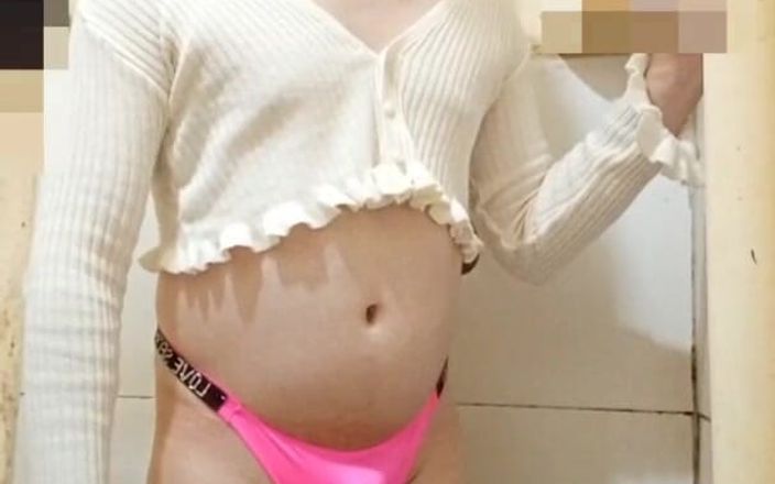 Carol videos shorts: Calcinha rosa socada no cu
