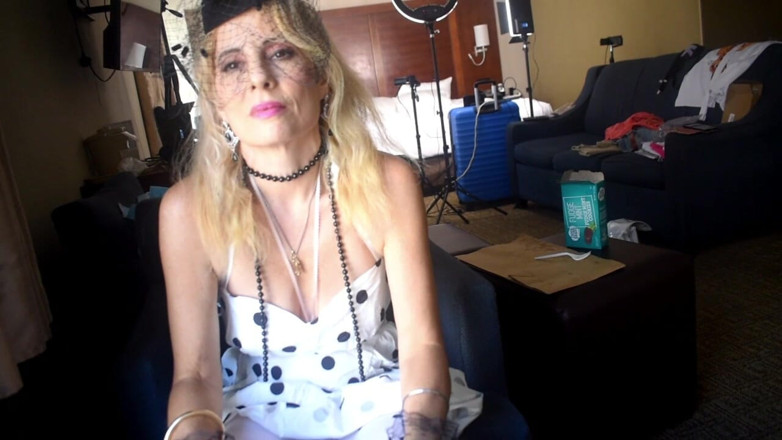 Gentleman Porno: Polka Dot Foot Fetish Starring Dawn Layla