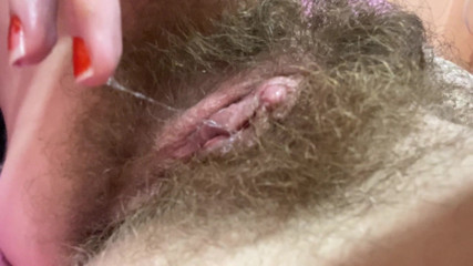 Cuteblonde666: Masturbace chlupaté kundy