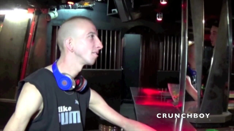 Crunch Boy: Justin barda meraklı heteroseksüel irk tarafından sikiliyor