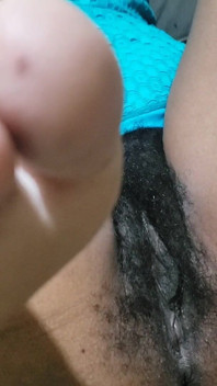 Sexy ebenová milfka s velkými křivkami - tlusté tělo, přirozená sebevědomí, velký zadek přitažlivost