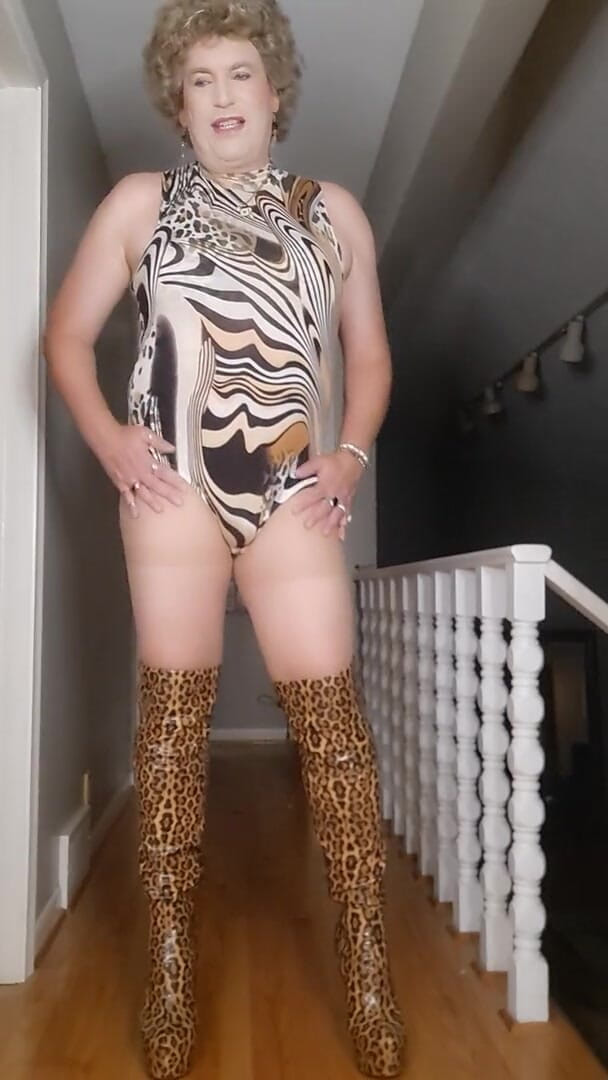 Victoria Lecherri: Arbusto e botas!