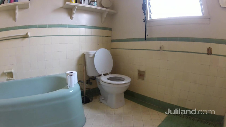 Sophie Dee: Sophie Dee deve pipì