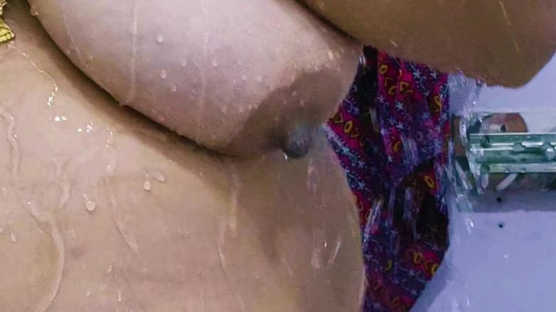 Catchybusty: Desi Stepmom Want Sex with Her Stepson Hardly in Her...