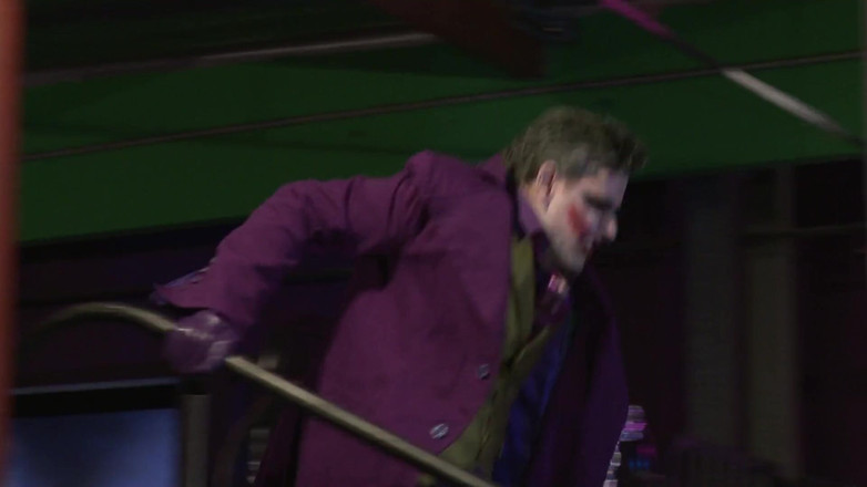 CBD Media: Batman Robin Catwoman en Joker hebben groepseks met jonge rondborstige...