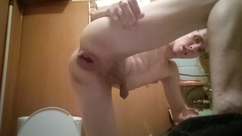 IncredibleGuy: Garrafa enorme em Minha Bunda Jovem Doce e Prolapso Anal