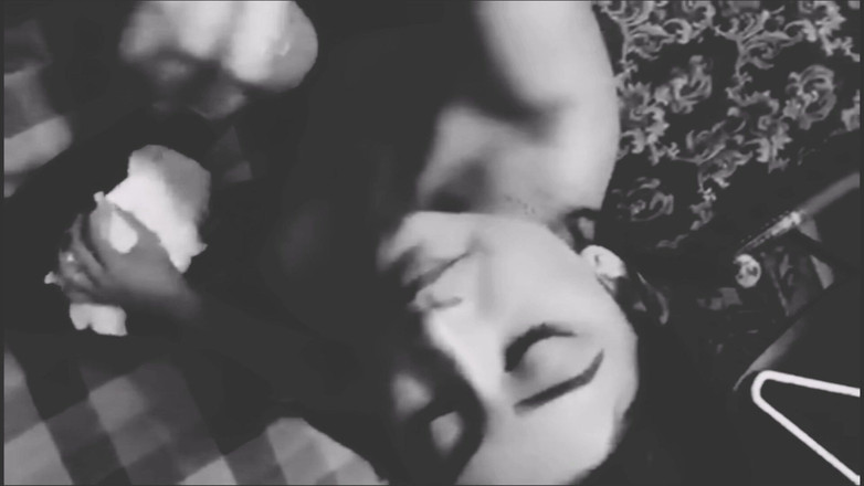 Sanayababhi: Řekni mi, že jsem tvá děvka indická virální kouření a drsný...