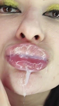 Pouty Lips бімбо богиня