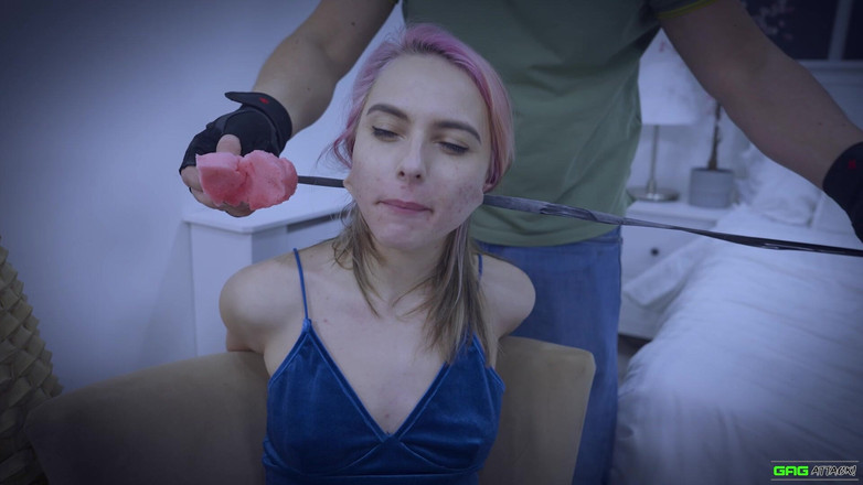 Gag Attack: Chloe Toy - воровку-няню застукал работодатель