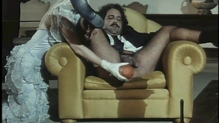 Inhonorof porn: Ron Jeremy ve Cicciolina ile büyük İtalyan grup seks partisi