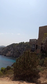 L'escursionismo È Troppo Caldo! La Calda E Terrificante Viene Scopata in Pubblico in Riva Al Mare