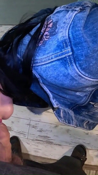 Hardcore Tease & แตะคู่โดนน้ำเงี่ยนพุ่งใส่กางเกงยีนส์ขาดๆ และเสื้อ denim เปิดอก