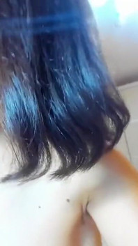 Ateşli ıslak Myla_angel lovense ile mastürbasyon yapıyor ve göğüsleriyle sert oynuyor: bastırıyor ve sıkıyor!