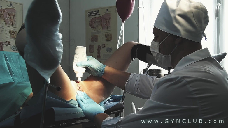 Medical fetish studio gynclub: Tvrdá gynekologická zkouška